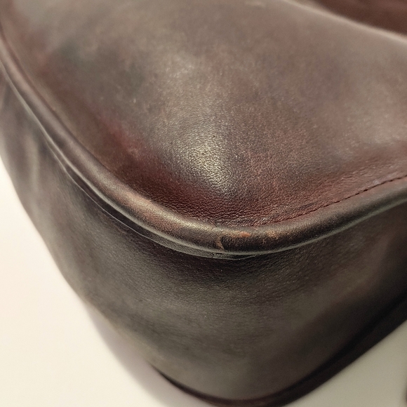 Vintage Coach City Crossbody - Picture 7 of 13